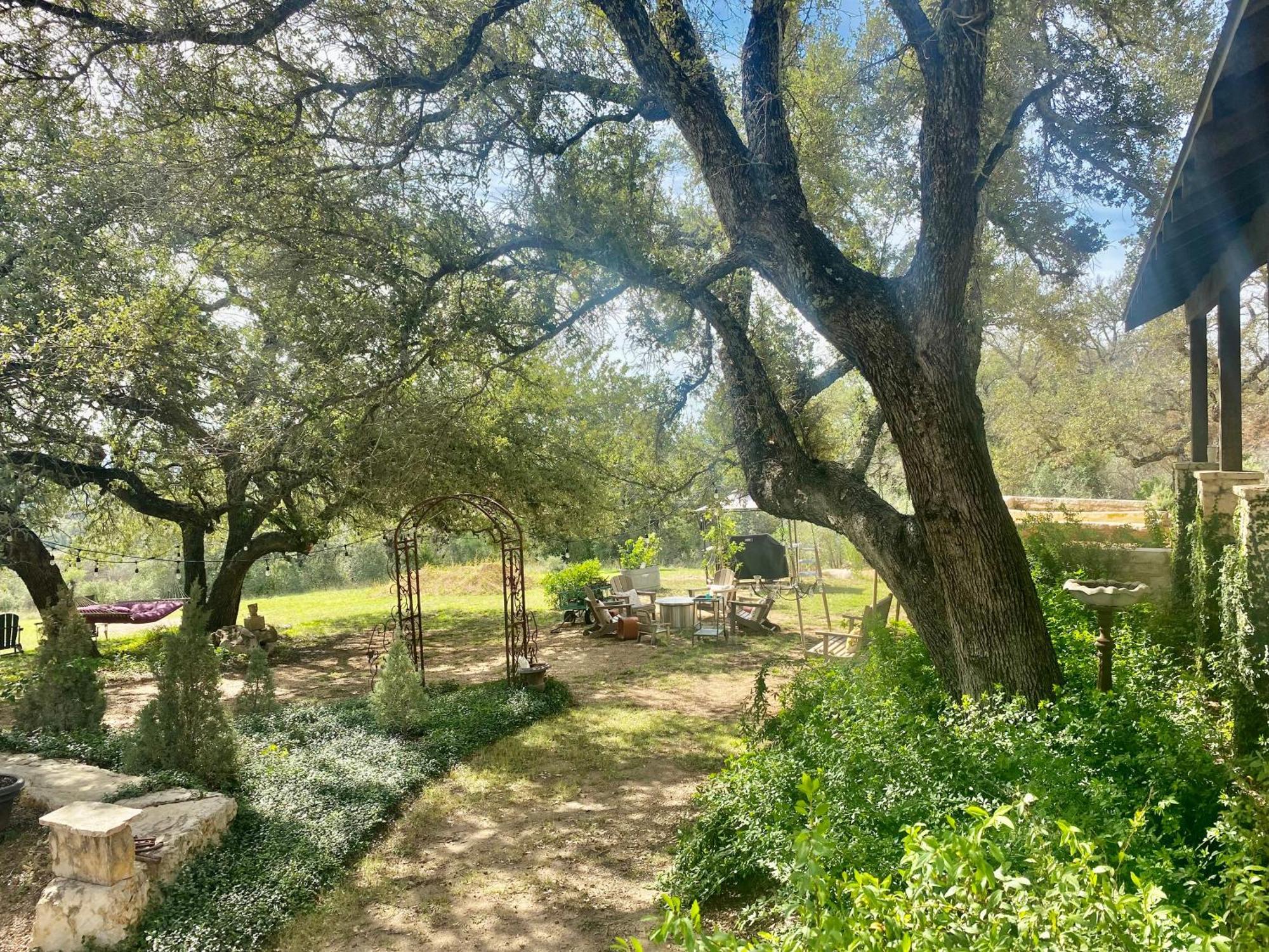 V700 Ranch Stays Marble Falls Exterior photo